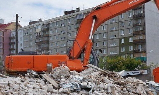 Вывоз строительного мусора с участка в Кингисеппе недорого от 1575 руб. | ГОСТСТРОЙ